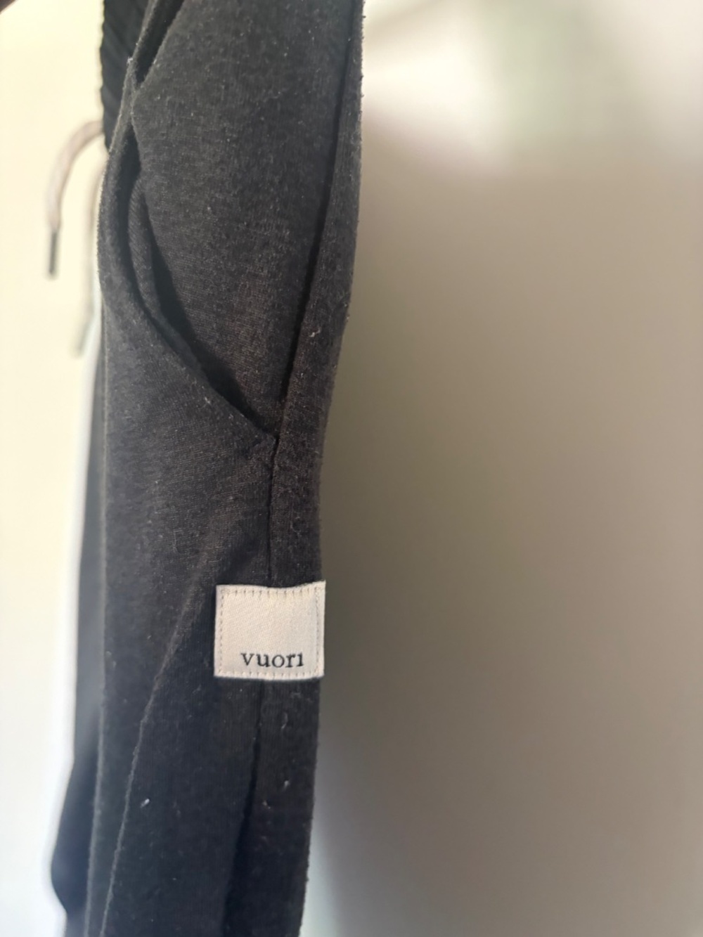 Vuori Women’s Cargo Jogger - Picture 5 of 11